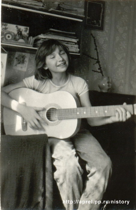Диана Арбенина в поселке Ягодное. 1980-е годы